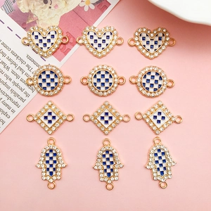 Conectores de joyería DIY a cuadros azules y blancos con diamantes en cuatro formas