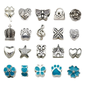 Set de 20 abalorios de aleación plateada con esmalte azul para creación de joyas DIY