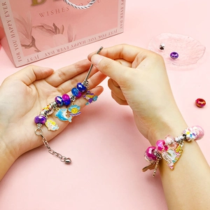 Coffret bijoux DIY 57 pièces avec perles cristal et breloques licorne pour cadeau enfant