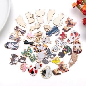 Lot de 30 jolis pendentifs chat en émail et alliage doré pour bijoux DIY
