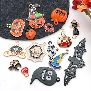 Lot de breloques Halloween en émail avec citrouille, chat et chapeau de sorcière