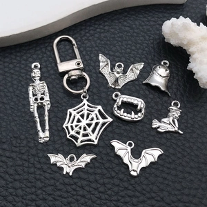 Antieke zilveren Halloween bedeltjes set met schedels en vleermuizen voor DIY-sieraden
