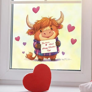 Sticker de fenêtre vache Highland avec cœurs et texte Happy Valentine's Day