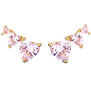 Orecchini a perno con tre cuori in zircone rosa e montatura placcata in oro