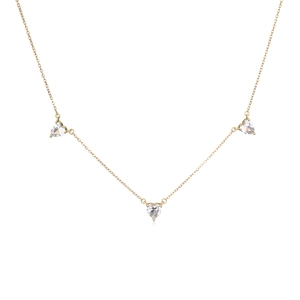 Elegante goldene Halskette mit drei herzförmigen Micro-Pave Zirkonia-Anhängern