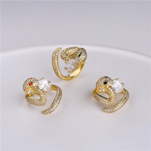Mode Luxe Slangenring Voor Vrouwen Verguld Koper Micro Pave Zirkonia Ovale Hoofdsteen Verstelbare Open Vingerring Sieraden