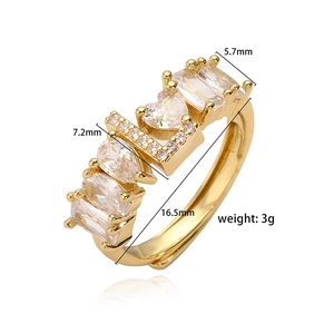 Anello aperto dorato con scritta LOVE in zirconi a forma di cuore e pietre quadrate