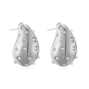 Détails des boucles d'oreilles gouttes avec points en relief et incrustation de zircon