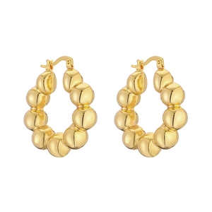 Elegantes pendientes de aro dorados con un conjunto de joyería minimalista de 7 piezas