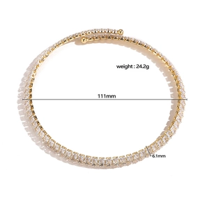 Elegant gold choker with sparkling rectangular zircons and weight and size labels