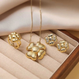 Vintage Copper 18K Gold Plated Flower Petal Jewelry Set Textured Four Leaf Clover Necklace Adjustable Ring Stud Earrings