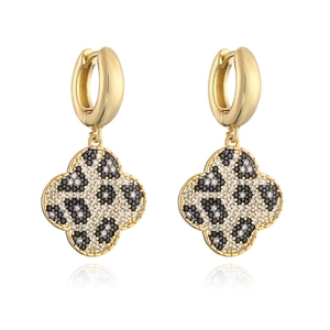 Orecchini a cerchio dorati vintage con pendente a quadrifoglio leopardato e cristalli