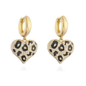 Orecchini a cerchio vintage a cuore dorati con stampa leopardata e zirconi micro-pave