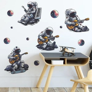 Adesivi da parete astronauta con chitarra e pianeti per decorare camere bimbi