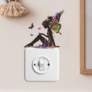 Feenmädchen Wandtattoo mit Schmetterlingen für Lichtschalter Deko aus PVC Material