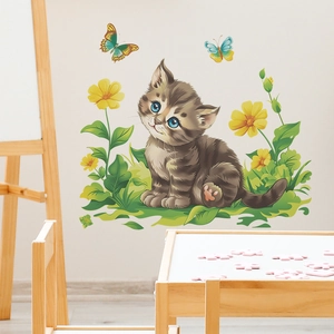 Sticker mural chaton mignon avec fleurs jaunes et papillons pour décoration de chambre