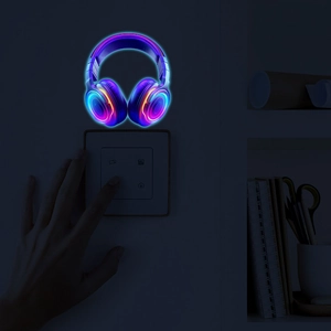 Sticker Mural Casque Lumineux Glow In Dark Autocollant PVC DIY Sticker Interrupteur Fluorescent Néon pour Décoration Maison