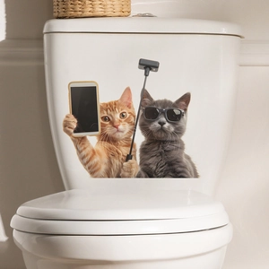 Lustiger Katzen-Selfie-Aufkleber auf weißem Keramikspülkasten für kreative Wanddekoration