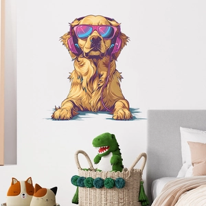 Sticker mural chiot avec lunettes et casque pour une chambre d'enfant accueillante