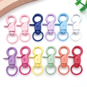 Kleurrijke Gebakken Verf Zinklegering Draaibare Karabijnsluiting Hond Haak Sleutelhanger Voor DIY Sieraden Tas Accessoires