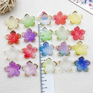 20 Stk. Acryl Kirschblütenperlen mit Farbverlauf und Goldrand für DIY Haarschmuck