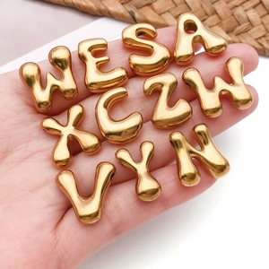 Pendentifs alphabet bulles 3D en acier doré poli pour la création de bijoux DIY