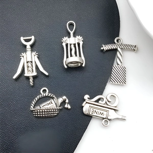 Set di ciondoli vintage in lega d'argento apribottiglie e bottiglia di vino DIY