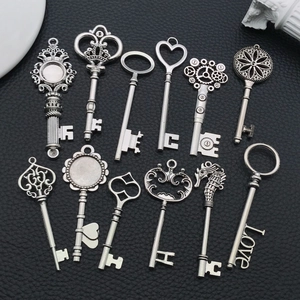 Lot de 12 clés argentées antiques pour création de bijoux DIY et accessoires porte-clés