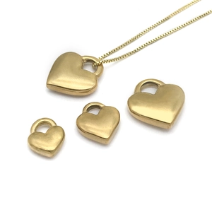 Pendentifs cœurs évidés dorés en acier inoxydable avec collier chaîne vénitienne