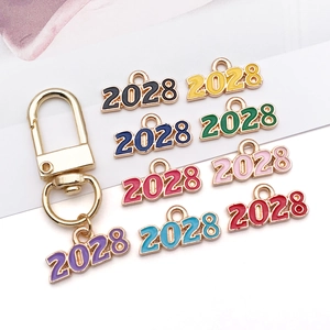 Pendentifs dorés année 2028 avec émail coloré pour la création de bijoux DIY