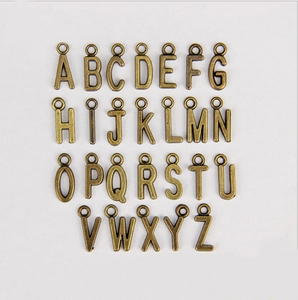 Set mit 26 Vintage-Bronze-Alphabet-Anhängern von A bis Z für DIY-Schmuckherstellung
