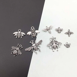 Set van 8 vintage zilveren bijenhangers van legering voor DIY-kettingen en armbanden
