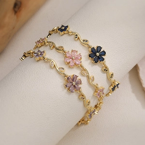 Elegante Bracciale in Rame con Fiori e Foglie per Donna Placcato Oro Zirconia Petalo Floreale Braccialetto Link Matrimonio