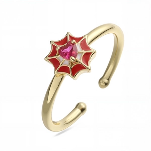 Anello regolabile ragnatela dorata con pietra a cuore rosa e smalto colorato chic