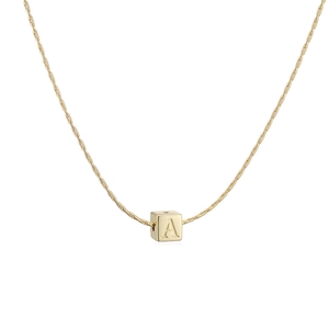 Collier avec pendentif carré lettre A plaqué or 18 carats pour femme avec chaîne délicate
