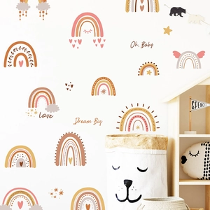 Stickers muraux arc-en-ciel bohème avec étoiles et cœurs pour la déco de chambre enfant
