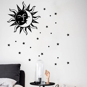 Schwarze Wandaufkleber mit Mond Sonne und Sternen für die Schlafzimmerdekoration