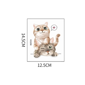Dettaglio adesivi murali gatti colorati con dimensioni 14,5cm x 12,5cm per cameretta bambini