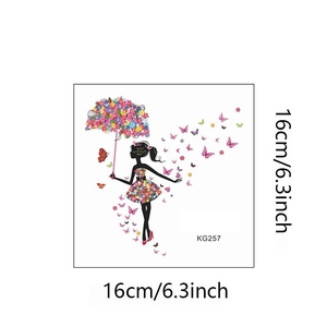 Muursticker van bloemenfee silhouet met bloemenparaplu en vlinders, maat 16cm item KG257