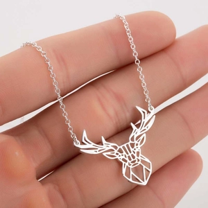 Minimalist Stainless Steel Hollow Geometric Deer Head Pendant Necklace For Women Elegant Antler Clavicle Chain Christmas Jewelry Gift