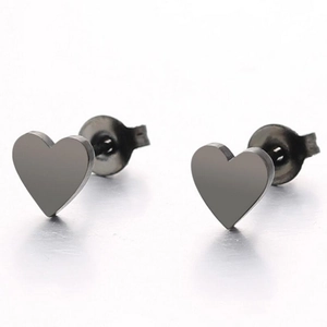 Boucles d'oreilles cœur minimalistes en acier inoxydable au fini noir fusil