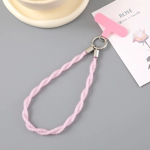 Détail du cordon de téléphone tressé rose scintillant avec anneau argenté et attache