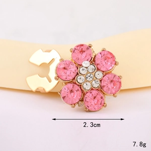 Nahaufnahme der 2,3 cm rosa Strass-Sonnenblumen-Brosche mit Goldlegierung und Details