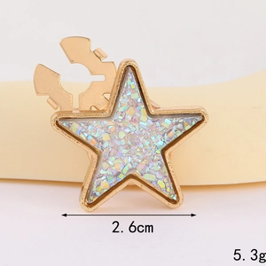 Detailansicht der 2,6cm sternförmigen Perlenadel mit Goldrand und schillernder Füllung