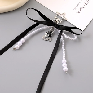 Elegant bow keychain with pearls and fox pendant for car keys and handbag decoration