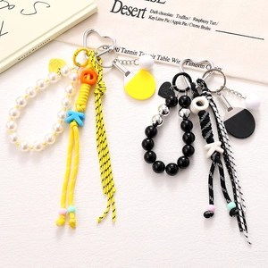Colgante para bolso con cuentas, cuerda trenzada, letra K y mini raqueta de ping-pong