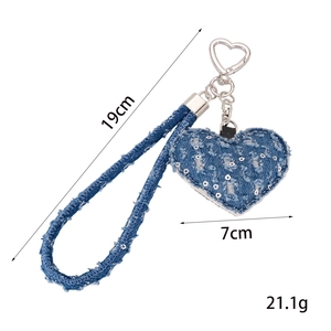 Porte-clés en denim bleu en forme de cœur avec paillettes argentées et boucle en métal