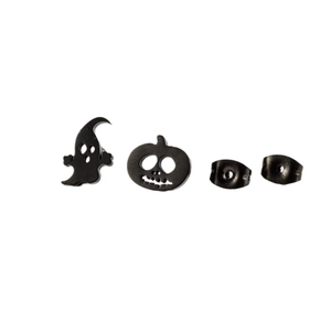 Halloween roestvrijstalen oorbellen met zwarte spook- en pompoenmotieven op wit decor