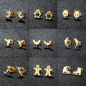 Boucles d'Oreilles Clous de Noël en Acier Inoxydable Chat Pingouin Loup Chauve-souris Colibri Dauphin Sirène Bonhomme de Pain d'Épices Patin