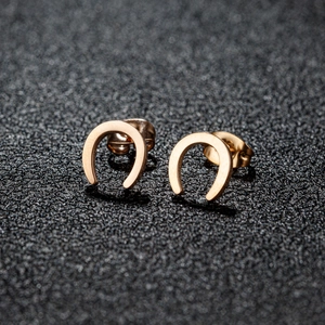 Boucles d'oreilles fer à cheval minimalistes en acier inoxydable or rose